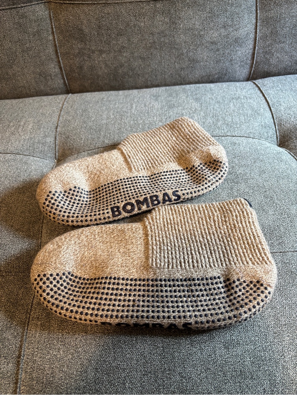 Bombas Men's No-Show Gripper Slippers in Oatmeal
